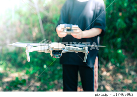 ドローンの操縦練習 117469962