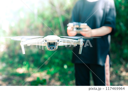 ドローンの操縦練習 117469964