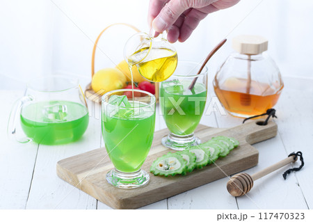 栄養たっぷり! ゴーヤジュース ( 野菜ジュース ) 栄養たっぷり! ゴーヤジュース ( 野菜ジュース ) 117470323