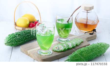 栄養たっぷり！ ゴーヤジュース （  野菜ジュース ） 117470338