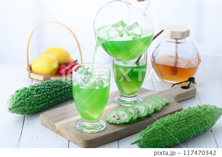 栄養たっぷり！ ゴーヤジュース （  野菜ジュース ） 117470342