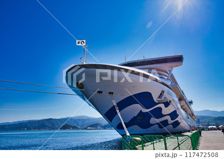 ダイヤモンドプリンセスが敦賀寄港 117472508