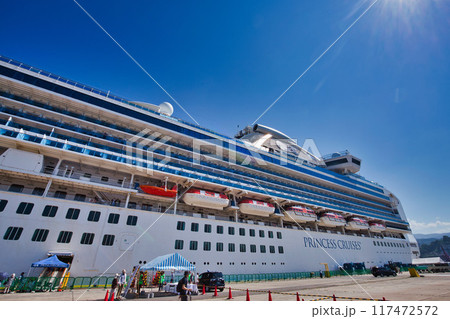 ダイヤモンドプリンセスが敦賀寄港 117472572
