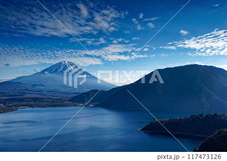 冬の中之倉展望台から見る「千円札の富士山」 冬の中之倉展望台から見る「千円札の富士山」 117473126