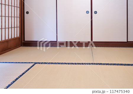 日本家屋の畳と襖 日本家屋の畳と襖 117475340