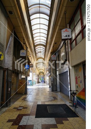 群馬県前橋市のJR前橋駅周辺のオリオン通り商店街の風景 117475700