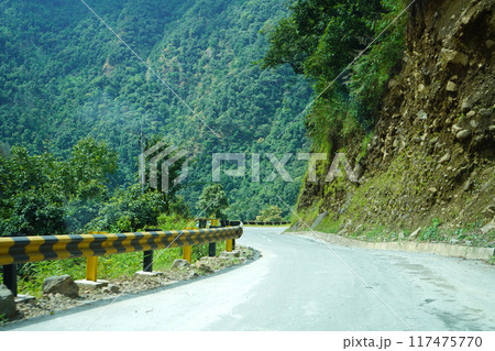 Mountain road in East Sikkim 117475770