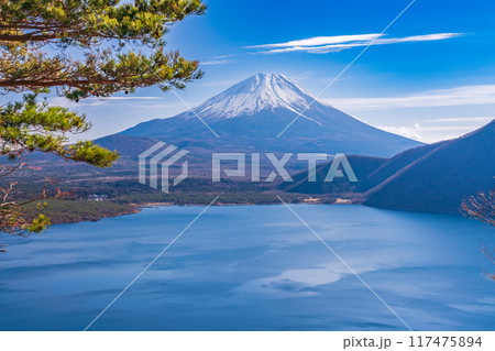 【山梨県】本栖湖・中ノ倉峠から望む富士山 【山梨県】本栖湖・中ノ倉峠から望む富士山 117475894