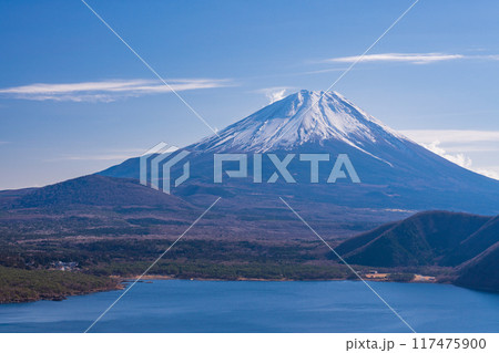 【山梨県】本栖湖・中ノ倉峠から望む富士山 117475900
