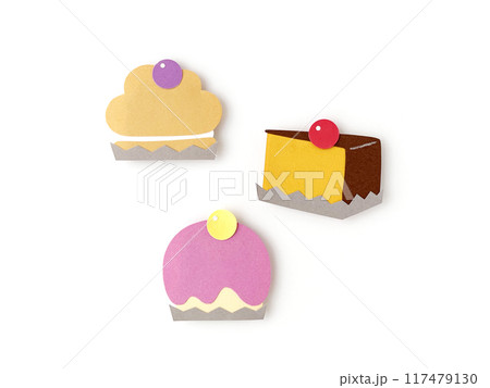 色画用紙イラスト工作:スイーツ、ケーキ 色画用紙イラスト工作:スイーツ、ケーキ 117479130