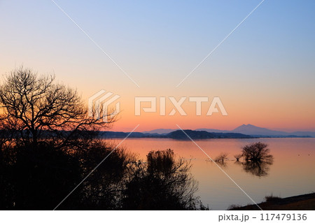 霞ヶ浦から見える筑波山 117479136