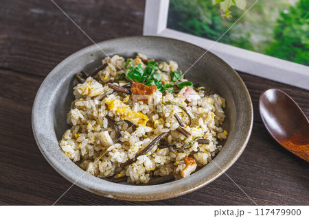 わらびチャーハン 117479900