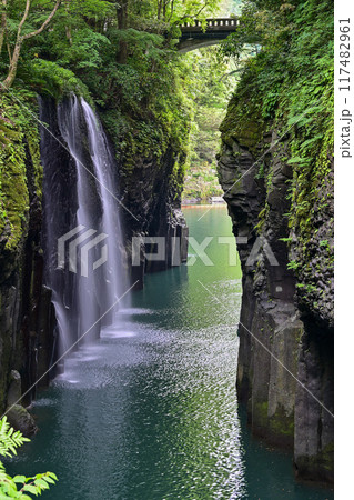 【九州・宮崎】阿蘇山の火山活動によってできた高千穂峡。浸食された断壁や真名井の滝など美しい峡谷でした 117482961