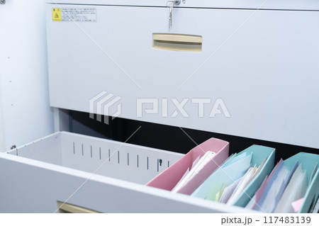 電子帳簿保存法で必要がなくなるロッカーと印刷ファイル 電子帳簿保存法で必要がなくなるロッカーと印刷ファイル 117483139