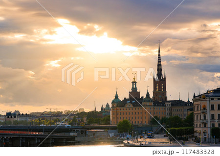 スウェーデン 夕暮れのストックホルム 117483328