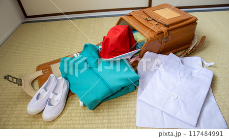 ランドセルと体操服と給食着 ランドセルと体操服と給食着 117484991