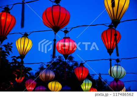 夜のアジアンなランタン祭り・フェスティバル 夜のアジアンなランタン祭り・フェスティバル 117486562