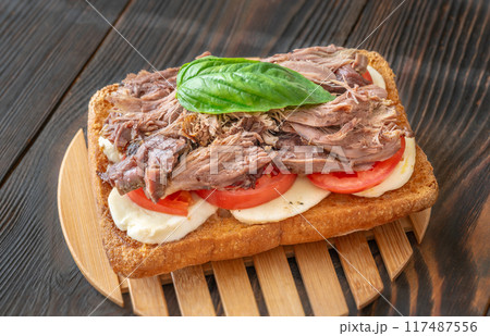 Sandwich with pulled pork Sandwich with pulled pork 117487556