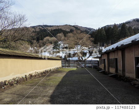冬の一乗谷朝倉氏遺跡の景色 117488123