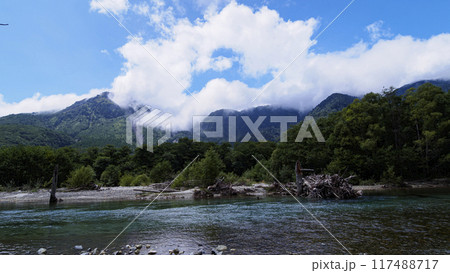 夏の長野県松本市上高地 117488717
