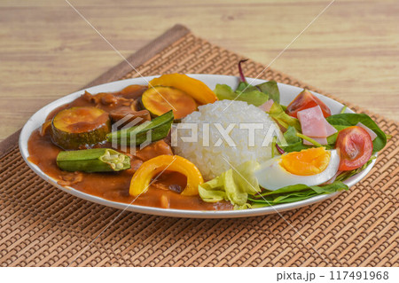 夏イメージ　夏野菜カレー 117491968