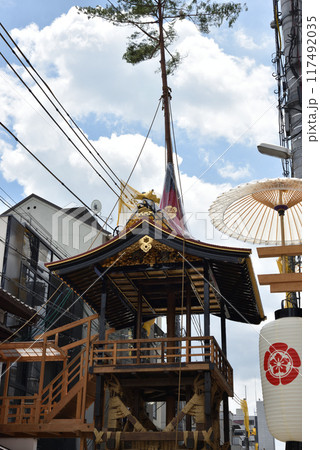祇園祭　山鉾建て　南観音山 117492035
