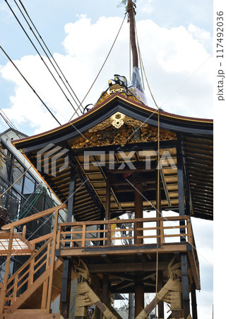 祇園祭　山鉾建て　南観音山 117492036