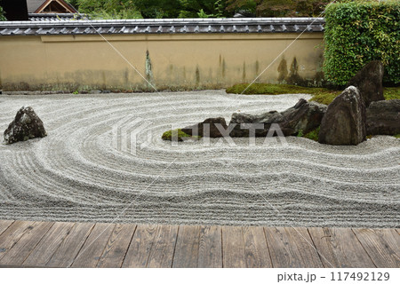 雨あがりの独坐庭　瑞峯院 117492129