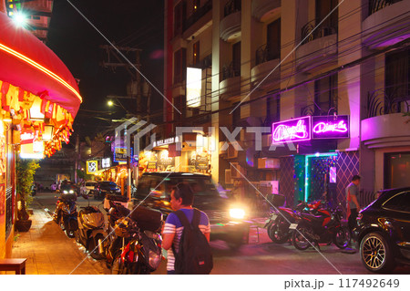 躍動するフィリピン - マニラ・ブルゴス通りの夕景 　都市景観（2024年5月） 117492649