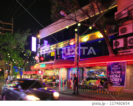躍動するフィリピン - マニラ・ブルゴス通りの夕景 都市景観(2024年5月) 躍動するフィリピン - マニラ・ブルゴス通りの夕景 都市景観(2024年5月) 117492654