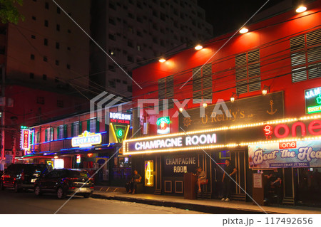 躍動するフィリピン - マニラ・ブルゴス通りの夕景 　都市景観（2024年5月） 117492656