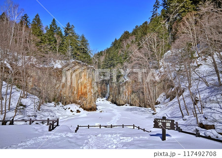 冬の大函　(北海道上川町層雲峡) 117492708