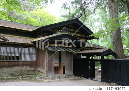 角館の武家屋敷の名残をとどめる建物 117493072