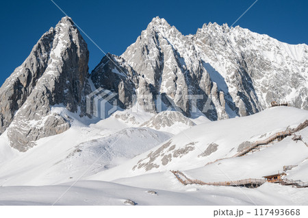 Beautiful view of Jade Dragon Snow Mountain (or Mt.Yulong) in Yulong Naxi Autonomous County, Lijiang, in Yunnan province, China. 117493668