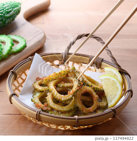 食欲のない夏におすすめ！ゴーヤの唐揚げ 117494822