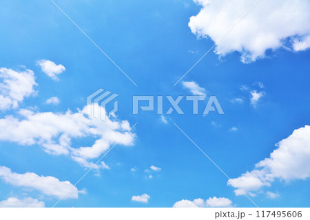 夏の青空と雲 夏の青空と雲 117495606