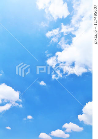 夏の青空と雲 夏の青空と雲 117495607