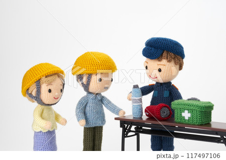 あみぐるみ人形　防災訓練 117497106