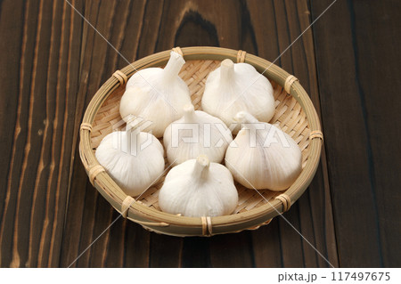 新鮮なニンニク 117497675