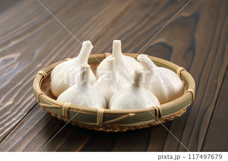 新鮮なニンニク 117497679