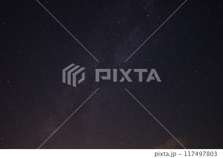 静寂の中に輝く無数の星たち 静寂の中に輝く無数の星たち 117497803