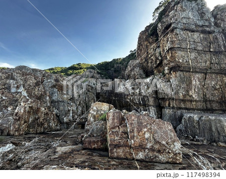 The ruins of the Nita Hayasaki Mine (Crystal Cape) have a coast where you can enjoy magnificent geological formations, geological layers and huge rocks. 117498394