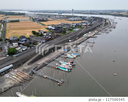 佐賀県の六角川の上空から住之江橋付近沿岸の空撮 佐賀県の六角川の上空から住之江橋付近沿岸の空撮 117500345