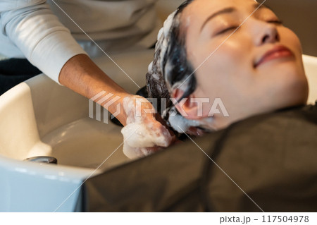 beauty parlor 117504978