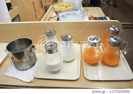 名門大洋フェリー「フェリーおおさかⅡ」のレストランの朝食バイキング 名門大洋フェリー「フェリーおおさかⅡ」のレストランの朝食バイキング 117505600