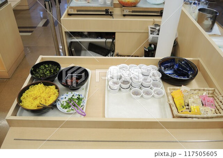 名門大洋フェリー「フェリーおおさかⅡ」のレストランの朝食バイキング 名門大洋フェリー「フェリーおおさかⅡ」のレストランの朝食バイキング 117505605