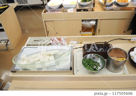 名門大洋フェリー「フェリーおおさかⅡ」のレストランの朝食バイキング 117505606