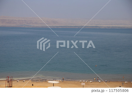 ヨルダン側から見た死海 ヨルダン側から見た死海 117505806