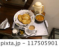 インドの宿の朝食 117505901