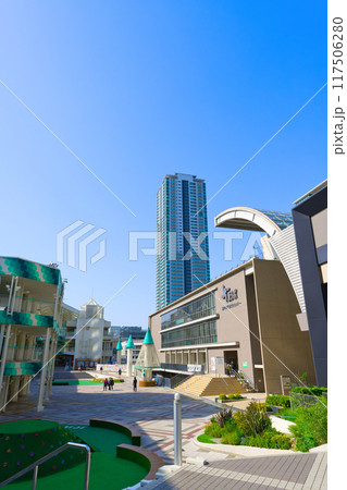 【大阪府】5月・千里中央駅周辺の街並み『せんちゅうパル』 117506280